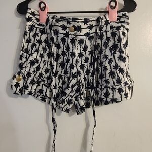 Diane Von Furstenberg Monochrome Palm Print Shorts